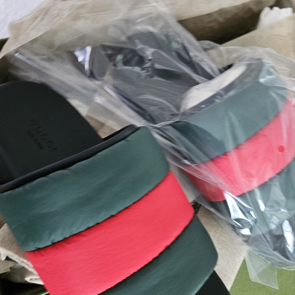 Auth Gucci slide - Picture 3 of 4